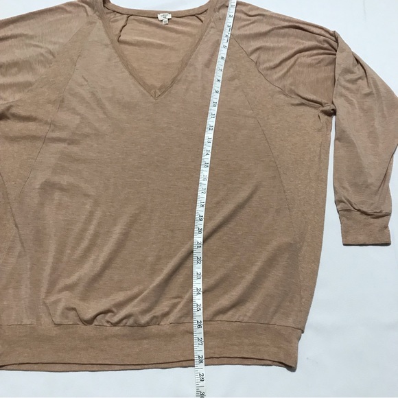 Aritzia Wilfred tan vneck long sleeve top size Large - Picture 9 of 9